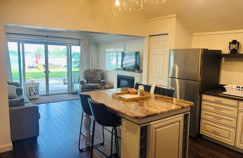 Sand Creek Cottage | Idyllic Lakeside Cottage with Kayaks and Scenic Views