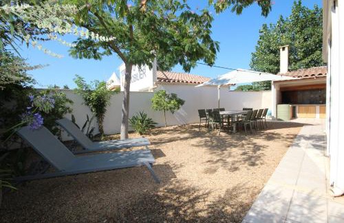 Portiragnes-Plage Villa | Charming Oceanfront Retreat with Garden Access and High Rating