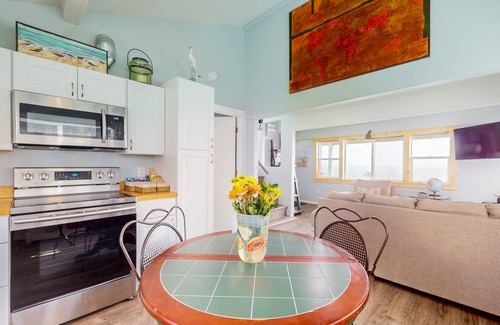 Port Orford House | Charming Nautical Retreat with Hot Tub and Ocean Views