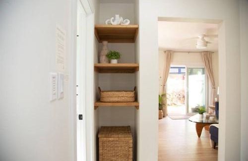 Del Mar House | Charming Octopus Hideaway: Steps from the Beach
