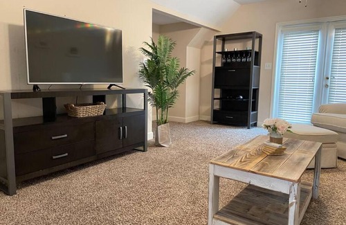 Lakeland Apartment | Charming 4-Star Private Studio on Idyllic Mini-Farm