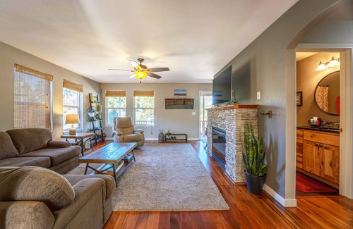 Hood River House | Pet-Friendly Retreat: Remodeled, Quiet & Near Town