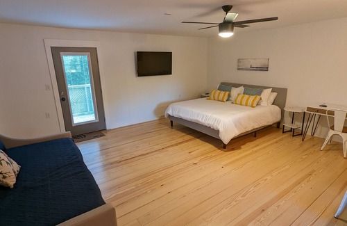 Riverland Terrace Apartment | Inviting Studio Apartment with Patio - Guest Rated 9.4/10