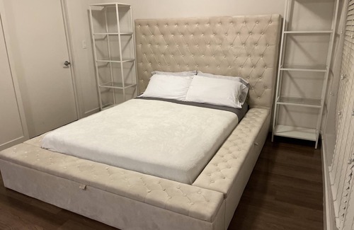 Wilshire Center Apartment | Pet-Friendly Studio in Ktown – Just 10 Minutes to DTLA!