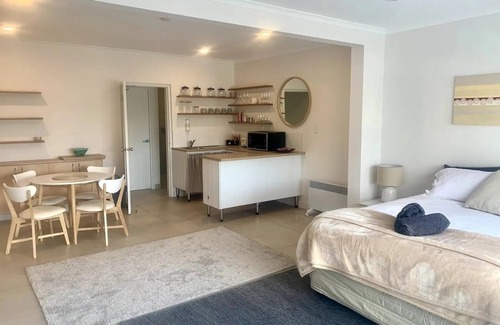 Orford Apartment | Comfortable Studio Steps from Cafe and Beach Access