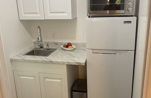 Clearwater Apartment | Cozy Studio with Ocean View, Pet Friendly & Steps to Beach