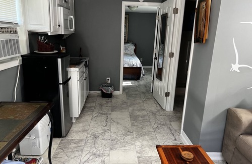 Palatka Cottage | Cozy Canal Retreat with Breakfast & Family-Friendly Amenities