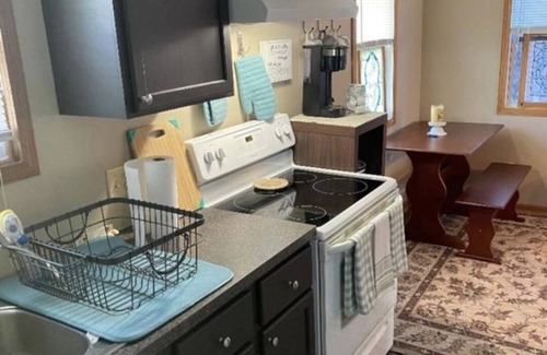 Carter Lake House | Cozy Tiny House Near Downtown Omaha with Ocean View