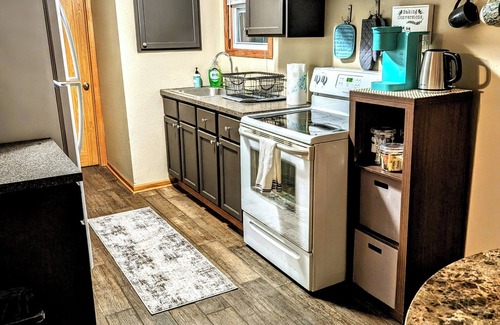 Carter Lake House | Cozy Tiny House Near Downtown Omaha with Ocean View