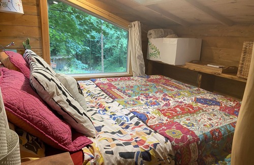 Clatskanie Cabin | Cozy Tiny House with Forest and Garden Views for Families