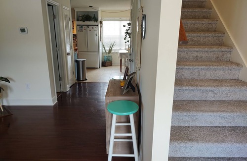 Charleston House | Charming Townhouse with Kitchen & Outdoor Courtyard