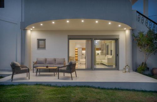 Perama House | Child-Friendly Retreat at Adore Natural by Estia - 10/10 Rated
