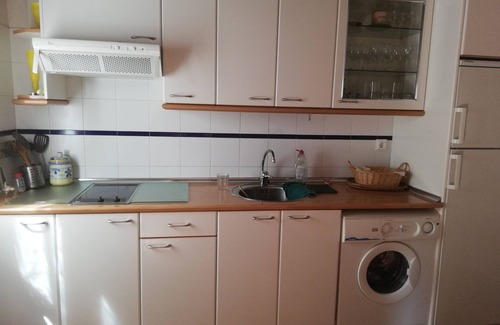 Villanova House | Pet-Friendly Adosado con Terraza with Exceptional 10/10 Rating
