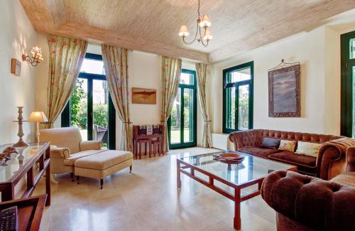 Sotogrande House | Pet-Friendly Adosado on Ribera Del Emperador - 9/10 Rated