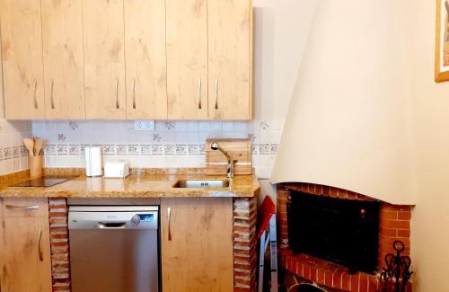 Ezcaray House | Family-Friendly Adosado Marblés with Pool & Wifi