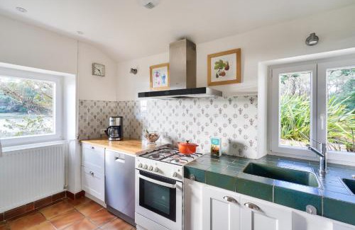 Pays Bigouden Sud House | Unique Retreat at Adresse d’Exception on Île Queffen