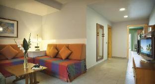 Costa Adeje Hotel | Experience Adrián Hoteles Roca Nivaria: Oceanfront Bliss