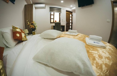Trn House | Relaxing Experience at Adria Centar Koćuša - Pool View Room