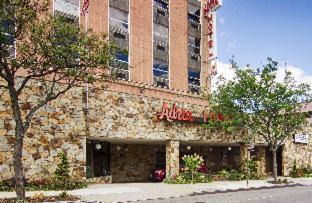 Queens Hotel | Discover Adria Hotel: Family-Friendly with Great Amenities
