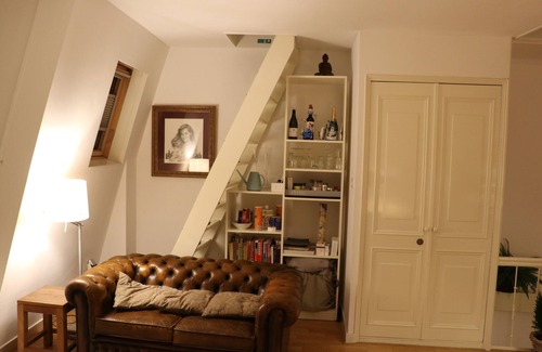 De Pijp House | Inviting Adriaen van Ostade B&B with Breakfast & Kitchen Access