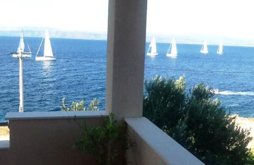 Rogac House | Adriatic Escape: Oceanfront Haven with Family-Friendly Amenities