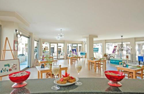 Castrignano del Capo Bed & Breakfast | Exceptional Adua Art: Oceanfront Retreat with Hot Tub