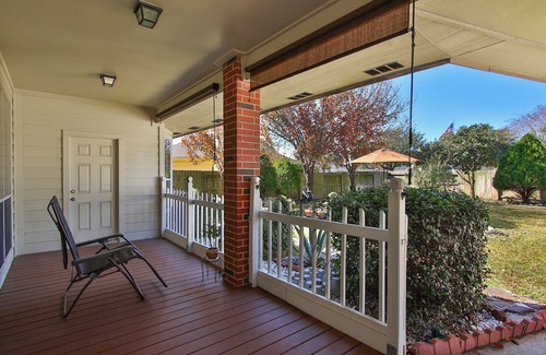 FM 1960 House | Discover Aduke Villa: Spacious Getaway with Family Amenities