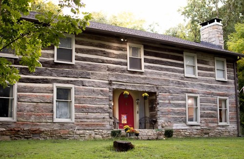 Russellville Bed & Breakfast | Pet-Friendly Retreat at Adullam Hill Bed and Breakfast