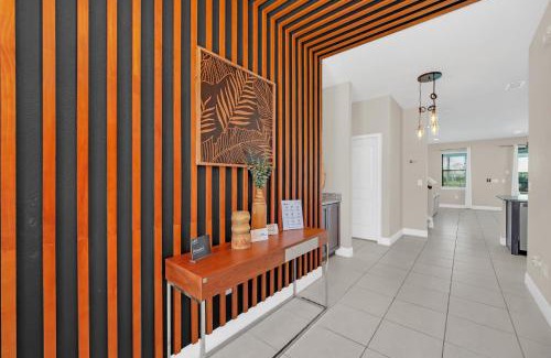 Bay Lake Villa | Family-Focused Adventure Abode for Memorable Getaways