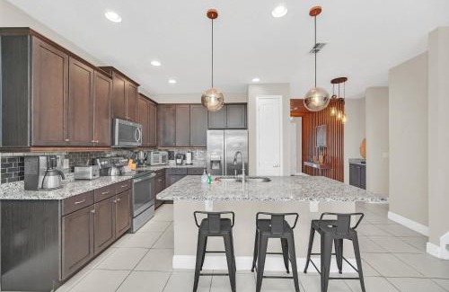 Bay Lake Villa | Family-Focused Adventure Abode for Memorable Getaways