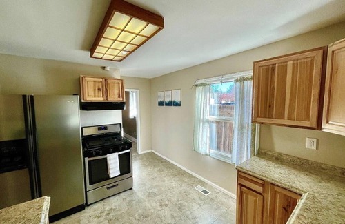 Canon City House | Unforgettable Adventures: 5 Min to Downtown & Parks