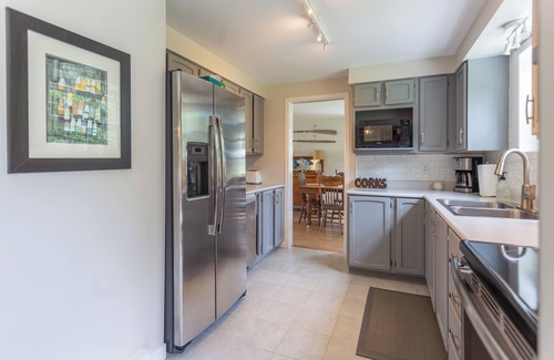 Upper Blandford House | Experience The White Cape on the Cove - Oceanside Escape