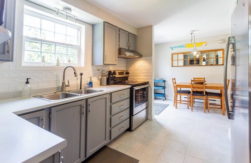 Upper Blandford House | Experience The White Cape on the Cove - Oceanside Escape