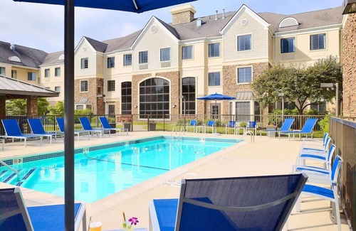 The Galleria Apartment | Adventure Awaits: Private Kitchens, Free Parking & Pet Friendly!