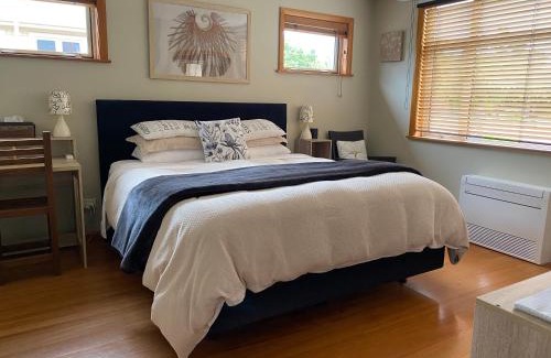 Takaka Bed & Breakfast | Perfect Adventure B&B with Hot Tub and Breakfast Included