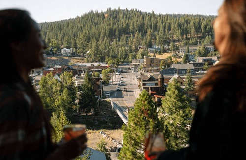 Truckee Cabin | Adventure Cabin 35 - Luxurious Adventure Cabin