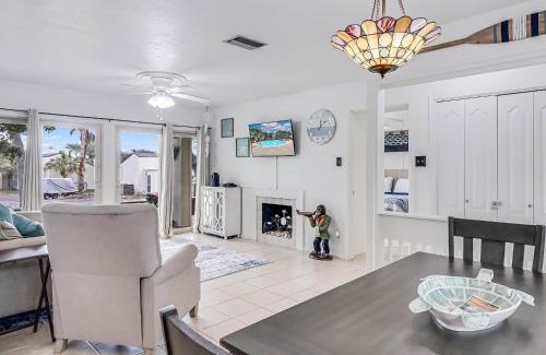 Sailhouse Apartment | Adventure House: Perfect for Family Getaways & Fun