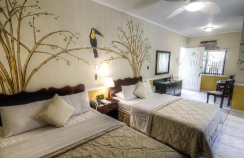 Ciudad Cariari Hotel | Adventure Inn: 4-Star Hotel with Pool and Pet-Friendly Perks
