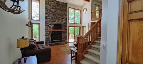 Marion House | Pet-Friendly Retreat at Cottage on the Bend - Rated 9.5/10