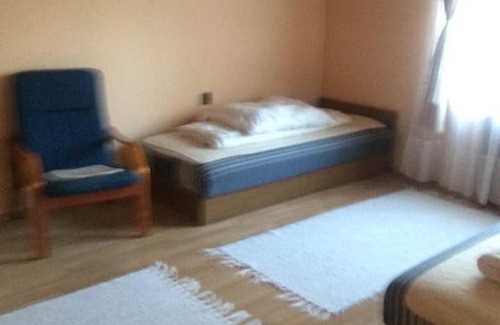 Balatonfuzfo House | Guest Rated 9/10: Family-Friendly Stay at Ady Endre 9.A
