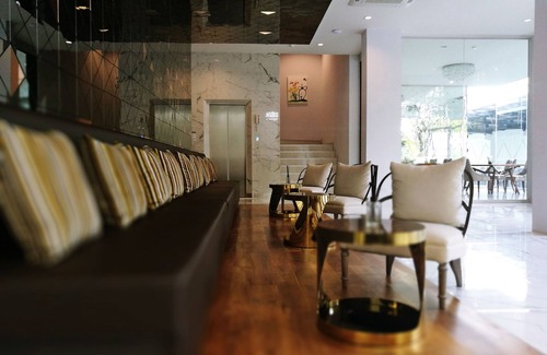 Nong Pa Khrang Hotel | Tranquil Ae Lana Chiang Mai Hotel with Pool and Dining