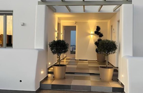 Monolithos Villa | Oceanfront Aegean Diamonds Suites - Rated 10/10 by Guests
