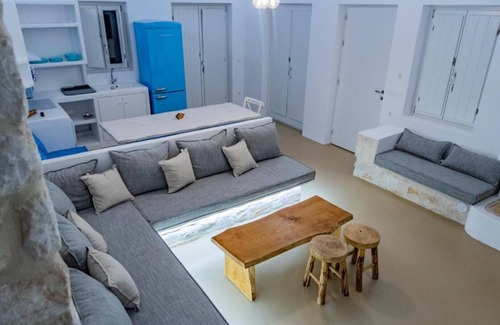 Piso Livadi Villa | Indulge in Aegean Feelings: Villa with Private Pool & Beach Access