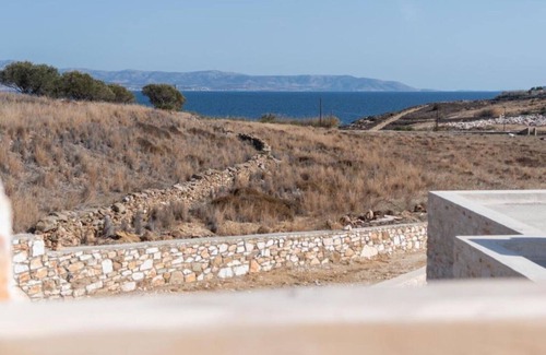 Piso Livadi Villa | Indulge in Aegean Feelings: Villa with Private Pool & Beach Access