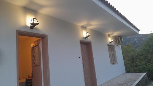 Sipiada House | Discover Aegean House: Pet-Friendly Retreat for Families