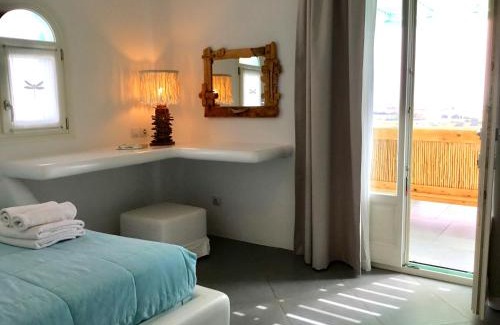 Paros House | Aegean Queen Villas: 4-Star Oceanfront Retreat with Pool