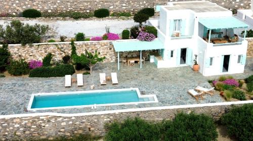 Paros House | Aegean Queen Villas: 4-Star Oceanfront Retreat with Pool