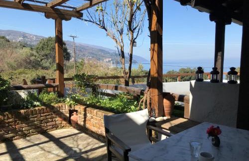 Damouchari Apartment | Discover Aegean Sunset: Family-Friendly 4-Star Retreat