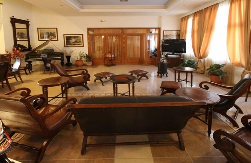 Karlovassi Hotel | Discover Aegeon: Family-Friendly Hotel with Pool & Spa