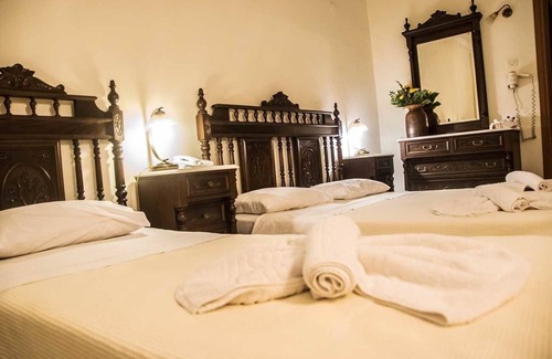 Karlovassi Hotel | Discover Aegeon: Family-Friendly Hotel with Pool & Spa
